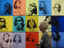 El Grand Palais de París reúne la galería de retratos de Andy Warhol