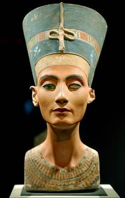¿Es auténtico el busto de Nefertiti?