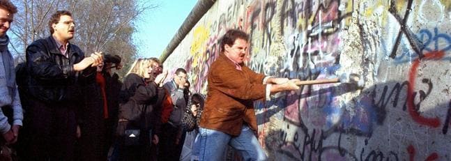 Resultado de imagen de muro de berlin destruccion