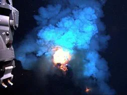 Filman por primera vez la erupción explosiva de un volcán submarino