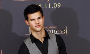 Taylor Lautner protagonizará una película dirigida por su padre