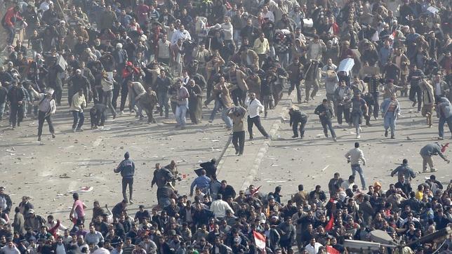 Enfrentamientos en la plaza Tahrir