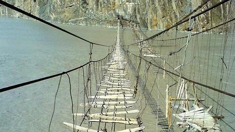 Puente Hunza, en Pakistán