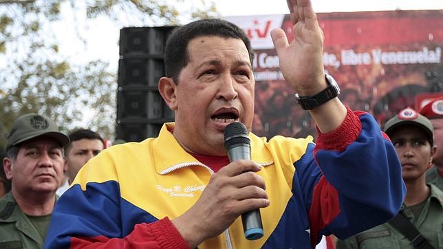 Chávez advierte que reprimirá con armas al igual que Gadafi