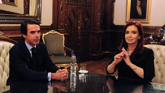 Aznar urge a convocar elecciones porque España está en un período «agónico»