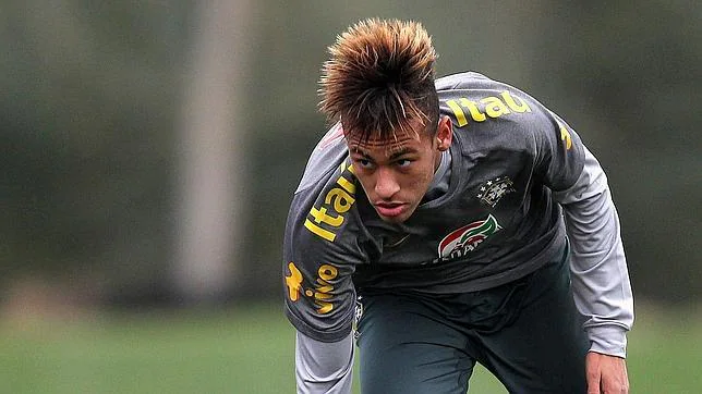 Neymar, en Brasil: «Sigo en el Santos»