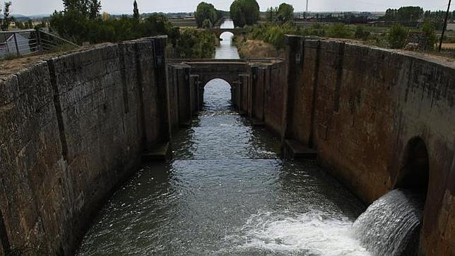 Esclusa del canal de Castilla en Frómista, Palencia