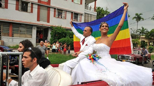 Boda gay en Cuba en el 85 cumpleaños de Fidel Castro