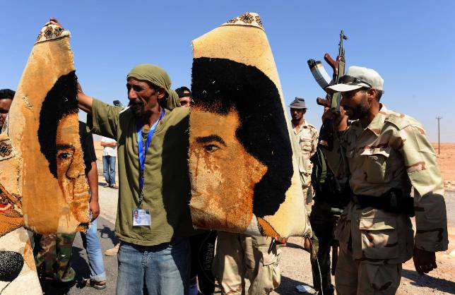 España quemó sus archivos para que no los utilizara Gadafi