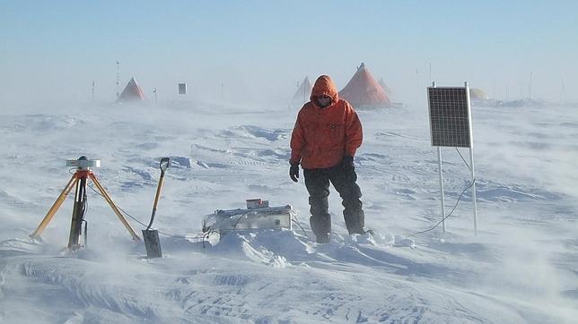 Científicos buscan nuevas formas de vida en un lago oculto en la Antártida