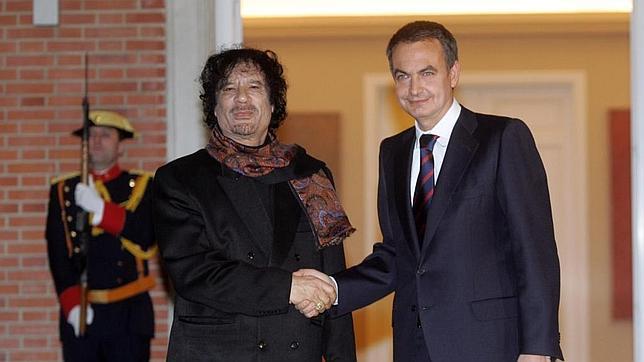 Gadafi, con Zapatero