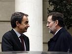 Zapatero y Rajoy, el pasado viernes en su última reunión para cerrar el traspaso de poderes