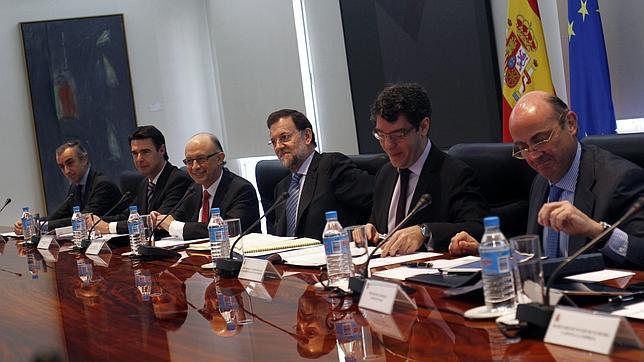 Rajoy forzará las fusiones otorgando más plazo para sanearse a los nuevos bancos