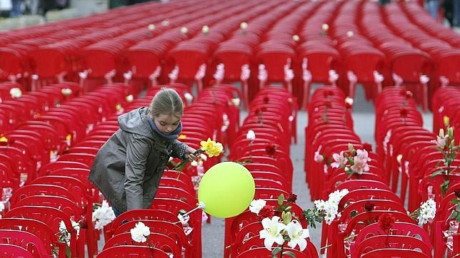 11.541 sillas vacías en Sarajevo para rememorar a las víctimas de la guerra