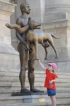 La estatua de Trajano de la que todo el mundo se mofa en Bucarest 