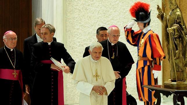 El Papa pide unidad a los 44 nuevos arzobispos metropolitanos