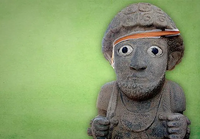 Arqueólogos desentierran una colosal escultura humana en Turquía