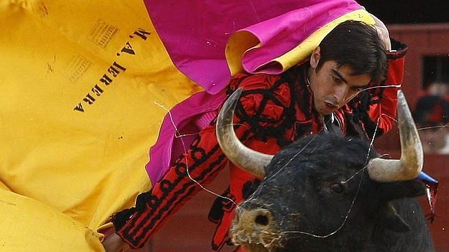 Perera indulta un toro de Daniel Ruiz en Béziers