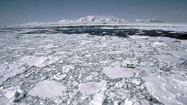 Sugieren la existencia de metano bajo la capa de hielo de la Antártida