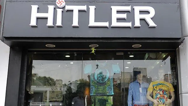 Una tienda de ropa revive a Hitler en India