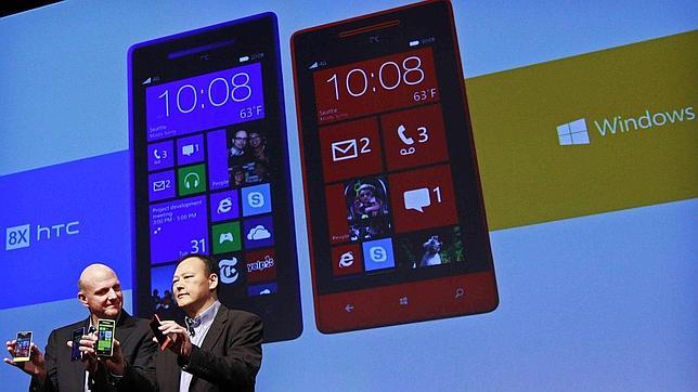 Nokia y HTC luchan por ser la marca Windows Phone 8