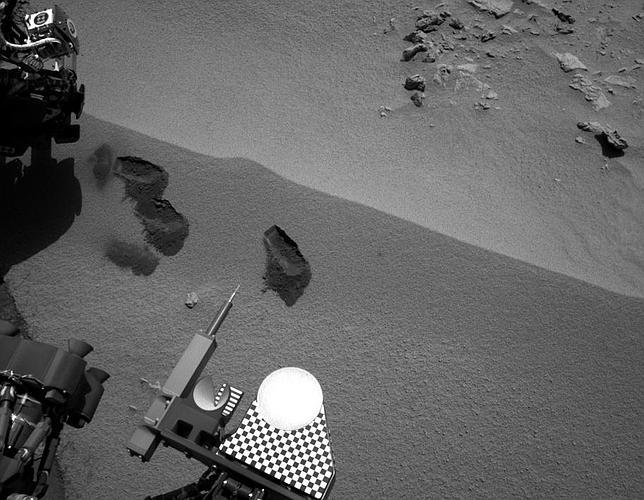 El Curiosity se «traga» su primera muestra marciana