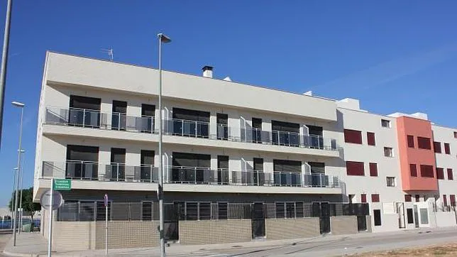 Un promotor madrileño cede gratis 25  viviendas a desahuciados en Valencia