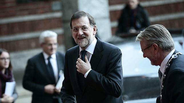 Rajoy recuerda que la grandeza de España se levantó superando cada revés «para llegar más alto»