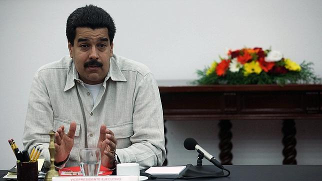 Maduro pide a Dios que consolide «el avance favorable» de Chávez