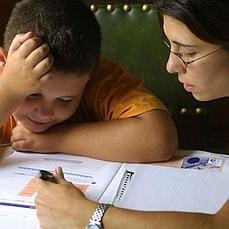 Los diez errores de los padres cuando hacen los deberes con los hijos