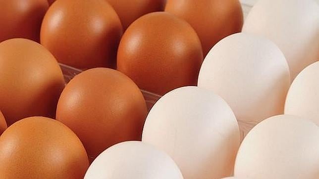 La extraña desaparición de los huevos blancos de los mercados
