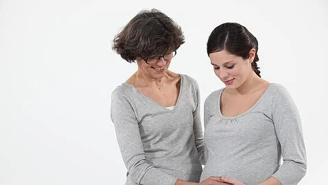 Doulas, mujeres que ayudan emocionalmente a las que han dado a luz