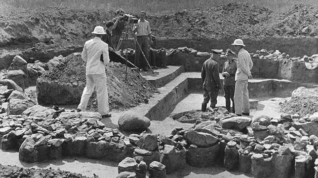 Los falsos arqueólogos y el nazismo