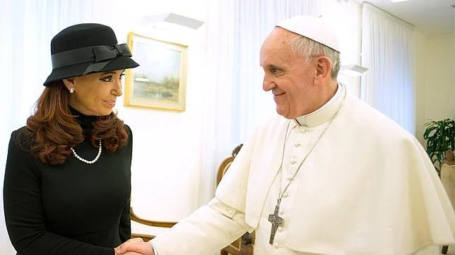 Kirchner pide al Papa Francisco que intermedie en el conflicto de las Malvinas