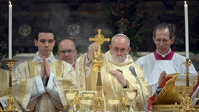 El Vaticano denuncia una «campaña difamatoria» contra el Papa Francisco