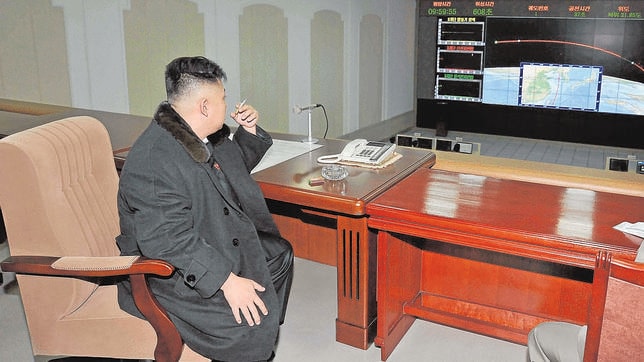Kim Jong Un pone en alerta máxima a su artillería tras detectar el vuelo de dos bombarderos invisibles de EEUU 