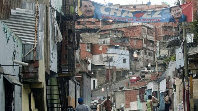 El equipo de Maduro admite el colapso económico y un posible estallido social