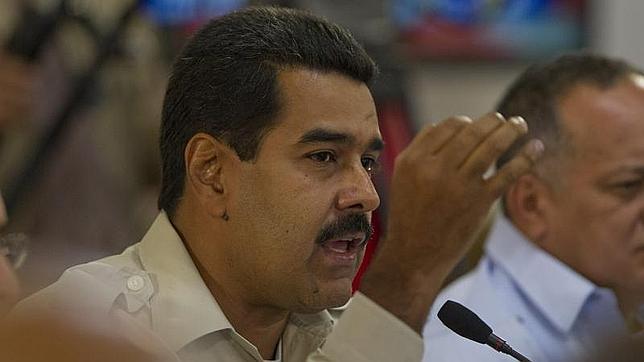 Dimite el hermano de Chávez tras la militarización de las centrales eléctricas