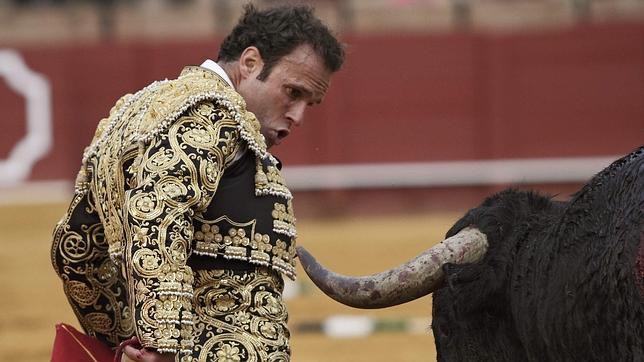 Antonio Ferrera, herido mientras mataba un toro a puerta cerrada