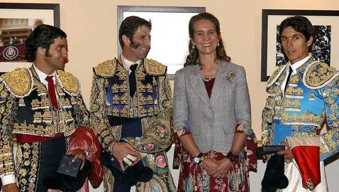 La Infanta Doña Elena, con los toreros