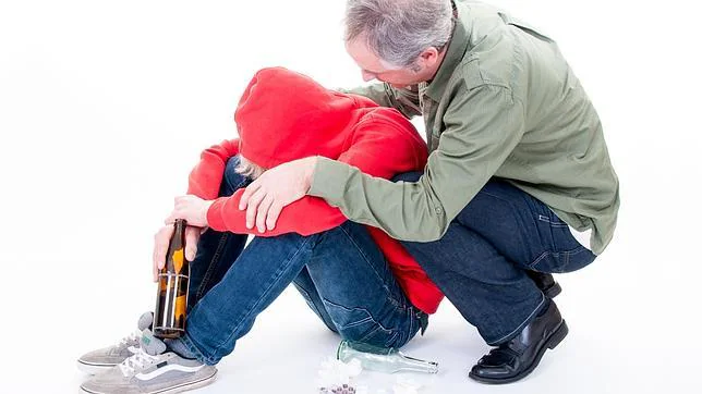 Cada vez más padres llevan a sus hijos de 13 años a las consultas porque son alcohólicos