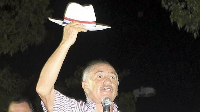 La hija del expresidente paraguayo Lino Oviedo reitera que murió en un atentado 