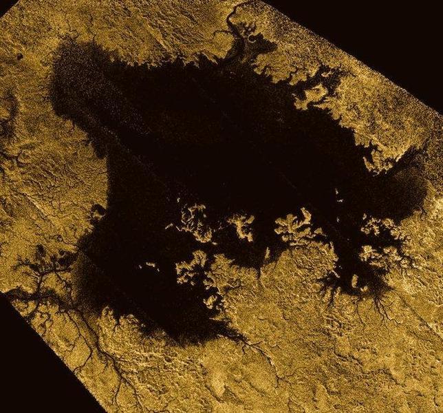 Fotografían un gigantesco mar en Titán
