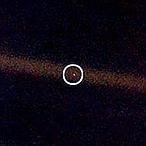 Una fotografía de la Tierra desde Saturno