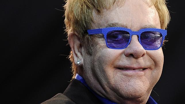 Elton <b>John dice</b> que «La voz» es una fábrica de «don nadies» - elton-john--644x362