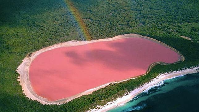 lago rosa - los lagos mas bonitos del mundo