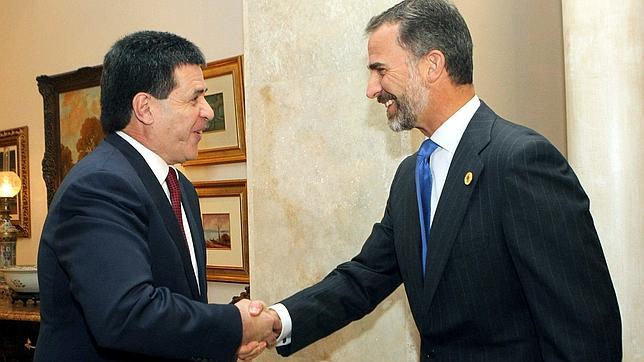 Don Felipe asiste a la investidura del presidente de Paraguay