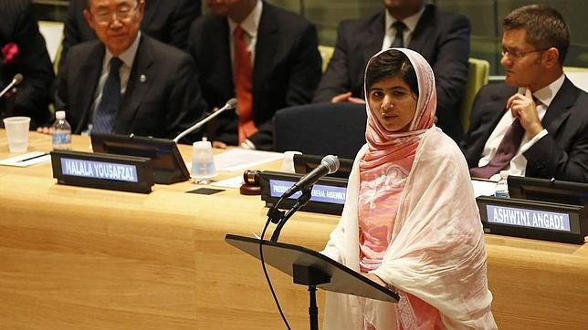 La joven paquistaní Malala, galardonada con el Premio de la Paz infantil