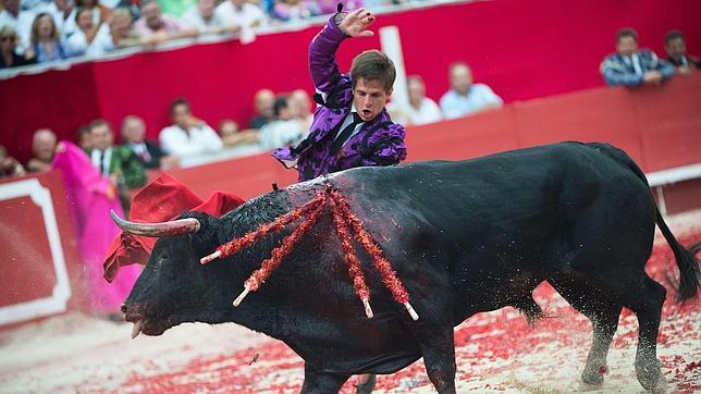 El Juli indulta un toro de Domingo Hernández en Arles
