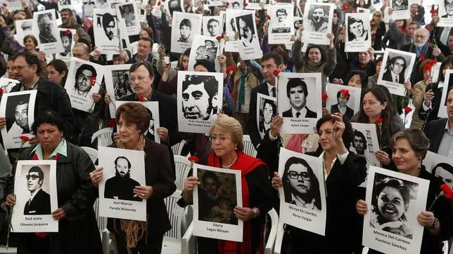 Barricadas, fogatas y disparos en el 40 aniversario del Golpe de Pinochet